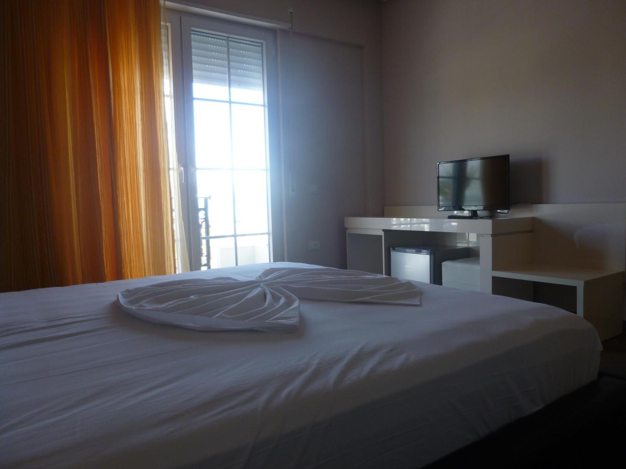 Villamaria Hotel Zvernec Екстер'єр фото