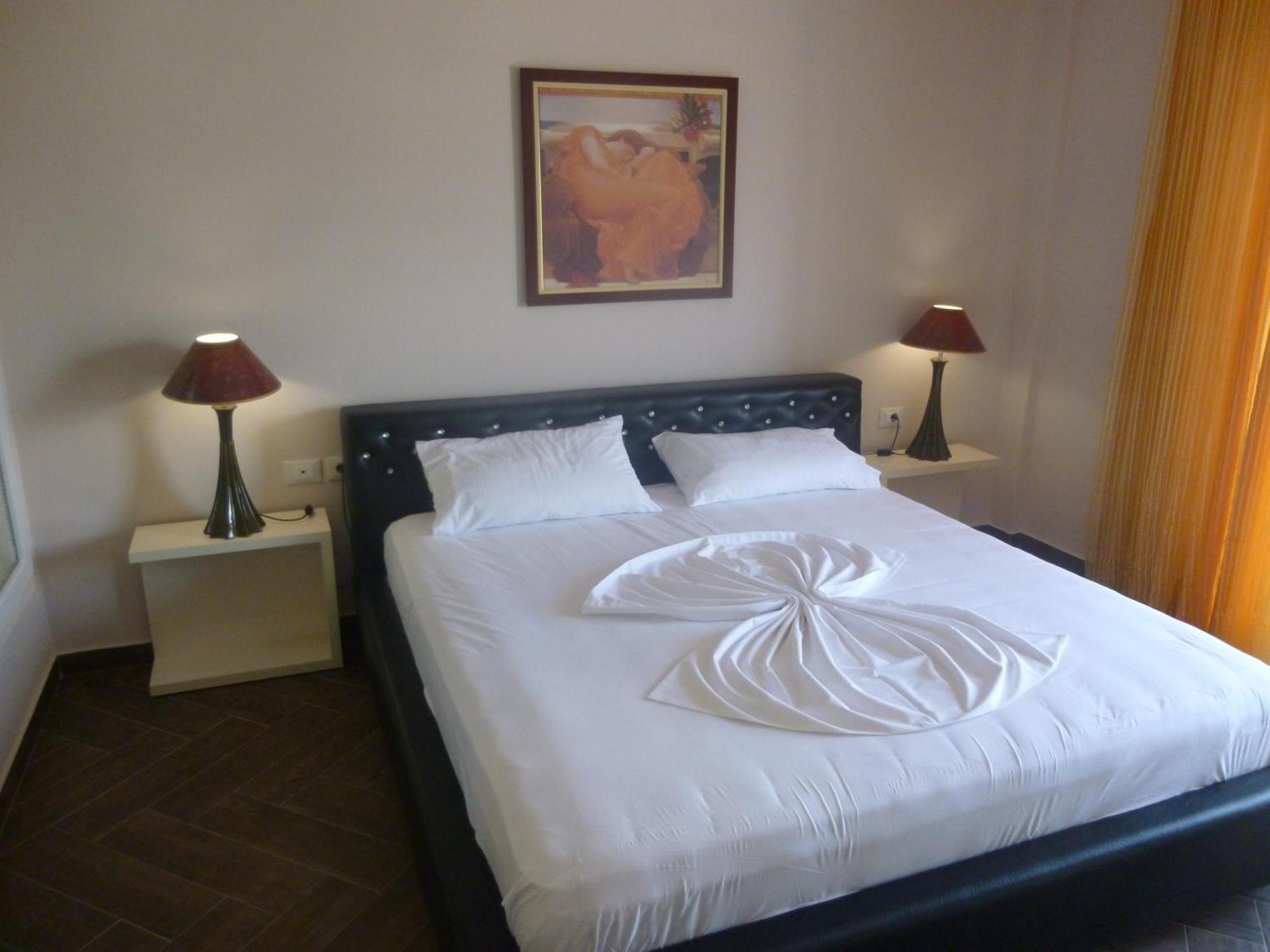 Villamaria Hotel Zvernec Екстер'єр фото
