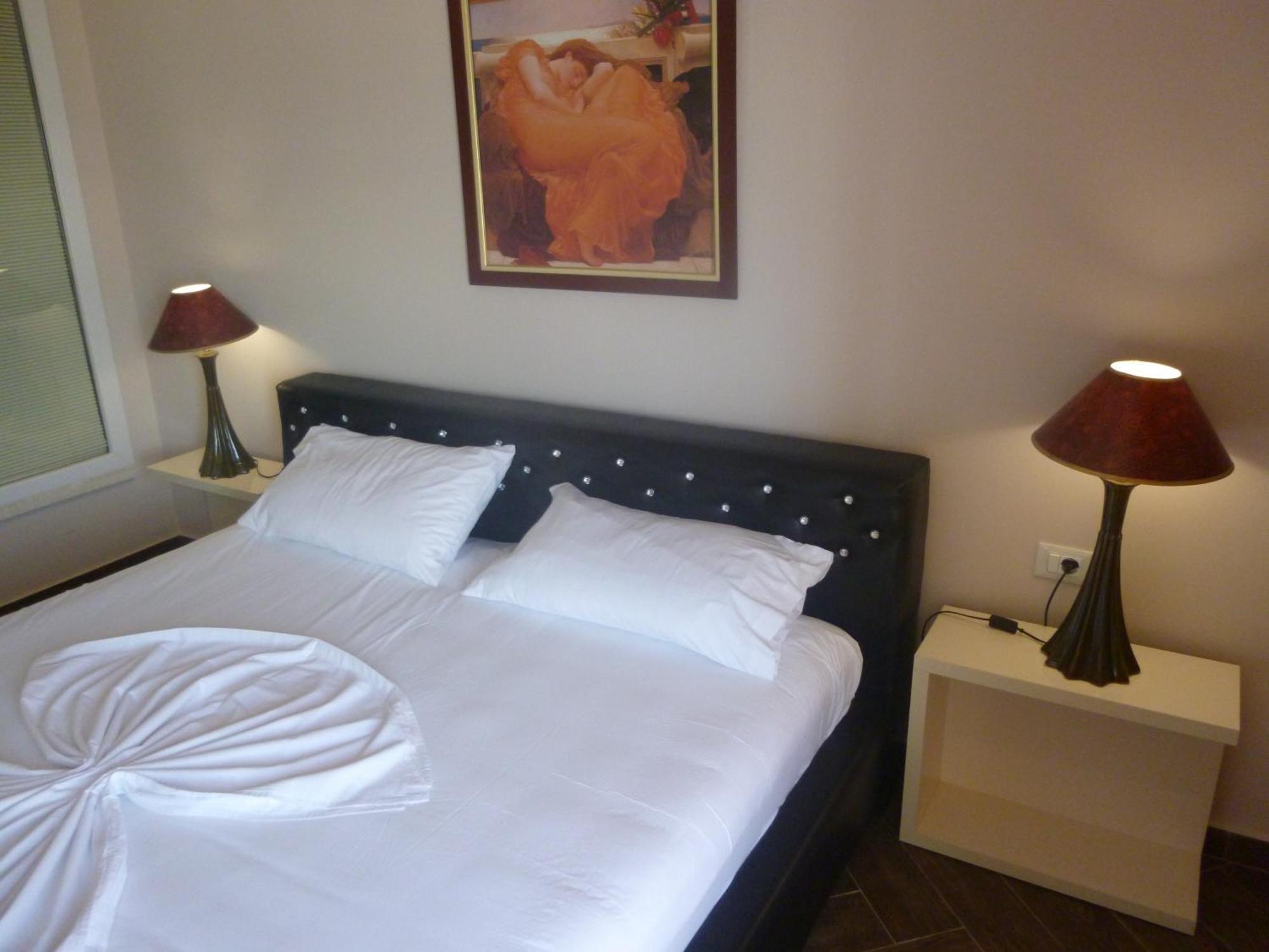 Villamaria Hotel Zvernec Екстер'єр фото